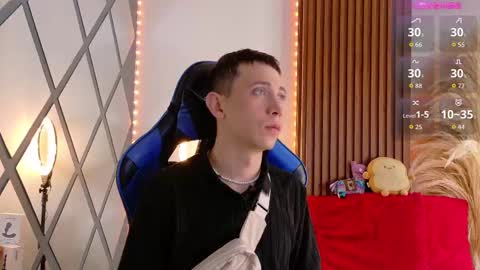 Christopher  Chris online show from 09-12-25, 01:33