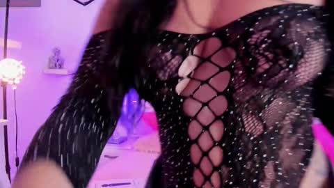 SARA online show from 10-25-25, 11:40