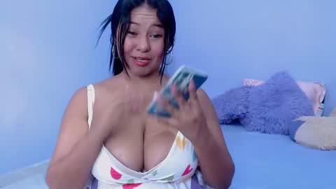 Snapshot of naughty_ariel chatting on 01-24-25, 07:18 Zoe online show from 01-24-25, 07:18
