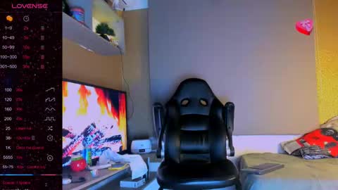 Snapshot of naughty_dominant chatting on 12-28-24, 09:09 Miller online show from 12-28-24, 09:09