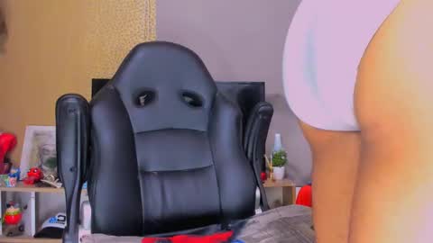 Snapshot of naughty_dominant chatting on 01-25-25, 06:13 Miller online show from 01-25-25, 06:13