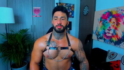 Snapshot of naughty_dominant chatting on 10-19-25, 02:18 Miller online show from 10-19-25, 02:18