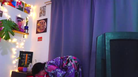 Em  please help me reach 100 thumbs up 3 online show from 01-21-25, 07:15