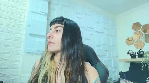 Kitten online show from 11-22-25, 11:20