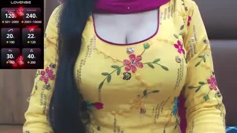 Snapshot of naughty_love489696 chatting on 12-27-24, 06:31 riya online show from 12-27-24, 06:31