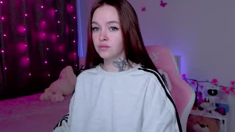 Snapshot of naughty_mablee chatting on 11-07-25, 01:27 Mable online show from 11-07-25, 01:27