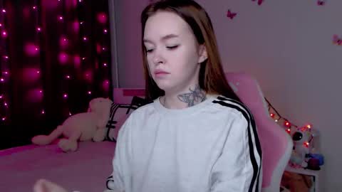 Snapshot of naughty_mablee chatting on 11-17-25, 01:11 Mable online show from 11-17-25, 01:11