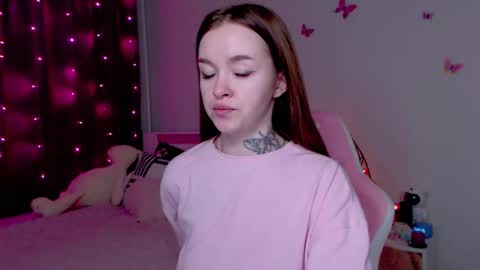 Snapshot of naughty_mablee chatting on 11-28-25, 12:46 Mable online show from 11-28-25, 12:46