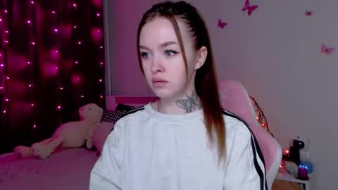 Snapshot of naughty_mablee chatting on 11-29-25, 12:13 Mable online show from 11-29-25, 12:13