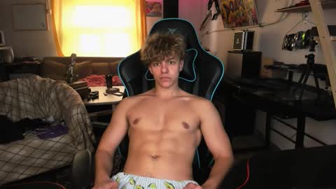 Snapshot of naughty_nik43 chatting on 09-19-25, 09:00 Nik online show from 09-19-25, 09:00