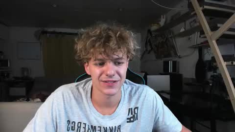 Snapshot of naughty_nik43 chatting on 09-21-25, 05:14 Nik online show from 09-21-25, 05:14