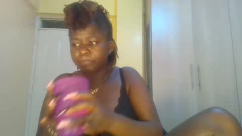 Lydiah online show from 10-23-25, 04:56