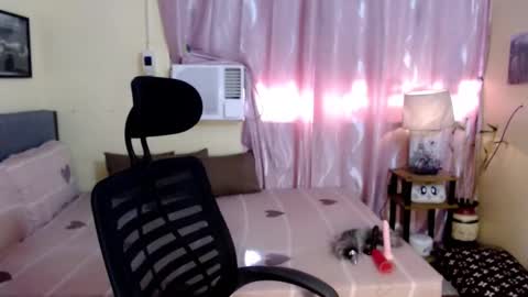 Snapshot of naughtyasiancummer chatting on 12-16-24, 07:15 fujiko Be online show from 12-16-24, 07:15