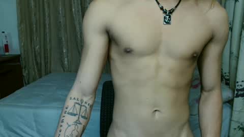 Snapshot of naughtyboylouie chatting on 02-21-25, 06:29 Loue online show from 02-21-25, 06:29