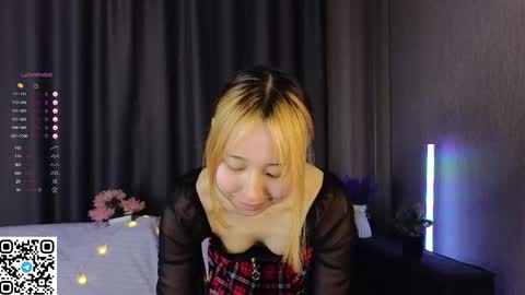 Snapshot of naughtygiggle chatting on 02-04-26, 06:14 Lina online show from 02-04-26, 06:14