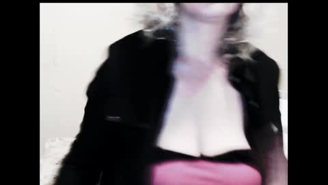 Snapshot of naughtyjenniferxx chatting on 02-05-25, 06:13 Jenny online show from 02-05-25, 06:13