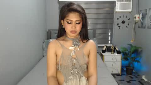 Snapshot of naughtykeats chatting on 02-24-25, 01:13 Crystal online show from 02-24-25, 01:13