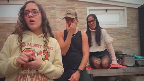 ANDREA STEPH  MIKE online show from 11-04-25, 10:25