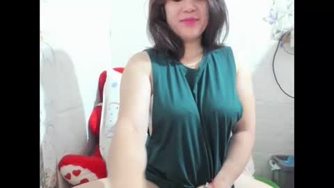 Snapshot of naughtymhavz chatting on 02-17-26, 09:21 marvie mhavz online show from 02-17-26, 09:21