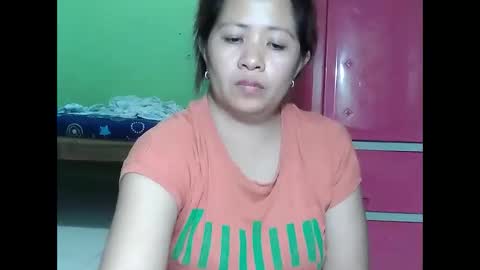 Snapshot of naughtymom26 chatting on 09-10-25, 12:21 naughtymom26 online show from 09-10-25, 12:21