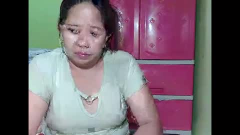 Snapshot of naughtymom26 chatting on 09-25-25, 02:37 naughtymom26 online show from 09-25-25, 02:37