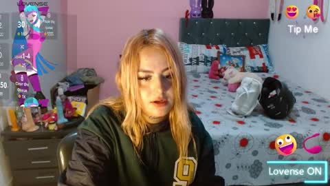 Snapshot of naughtyplayass chatting on 12-23-24, 06:27 naughtyplayass online show from 12-23-24, 06:27