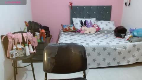 Snapshot of naughtyplayass chatting on 01-08-25, 08:27 naughtyplayass online show from 01-08-25, 08:27