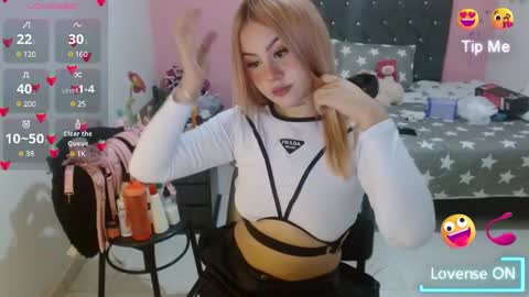 Snapshot of naughtyplayass chatting on 01-10-25, 06:49 naughtyplayass online show from 01-10-25, 06:49