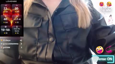 Snapshot of naughtyplayass chatting on 01-22-25, 09:32 naughtyplayass online show from 01-22-25, 09:32