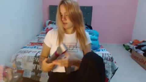 Snapshot of naughtyplayass chatting on 02-04-25, 06:38 naughtyplayass online show from 02-04-25, 06:38