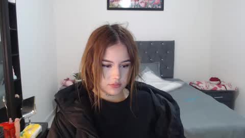 Snapshot of naughtyplayass chatting on 10-23-25, 07:01 naughtyplayass online show from 10-23-25, 07:01