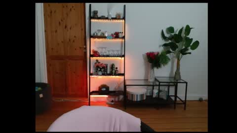 Snapshot of naughtyrapunzel7 chatting on 12-18-24, 12:07 Ella - Naughty Rapunzel online show from 12-18-24, 12:07