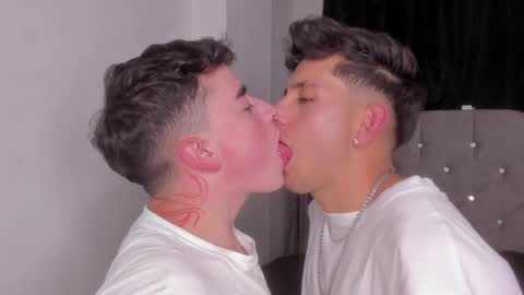 Snapshot of naughtysalomon chatting on 02-15-26, 01:13 Salomon and Andy online show from 02-15-26, 01:13