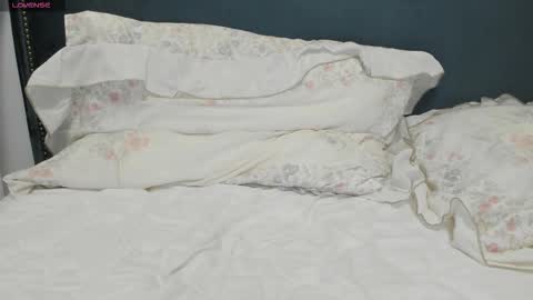 Aryna online show from 11-28-25, 05:43