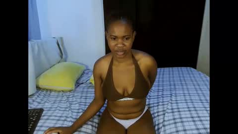 Snapshot of naughtysluts_ chatting on 10-31-25, 08:04 naughtysluts_ online show from 10-31-25, 08:04