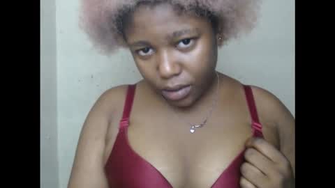 Snapshot of naughtyxpussyx chatting on 09-26-25, 12:25 naughtyxpussyx online show from 09-26-25, 12:25
