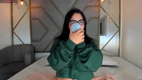 NavannyCattan online show from 09-18-25, 04:47