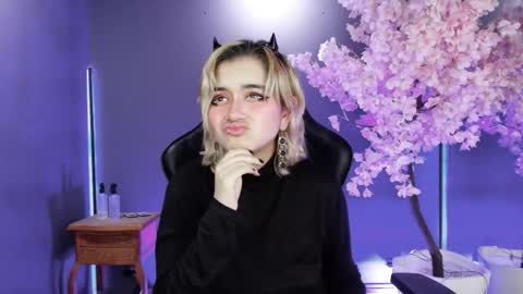 Navier  online show from 11-11-25, 08:42