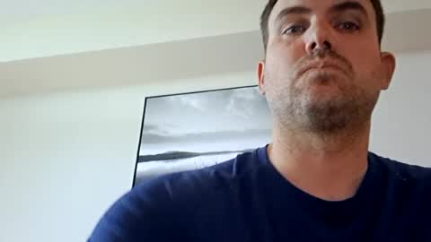 Snapshot of naw665 chatting on 06-19-26, 01:37 naw665 online show from 06-19-26, 01:37