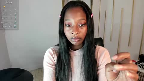 Snapshot of nayariskaya chatting on 02-06-25, 06:13 Nayaris 3 online show from 02-06-25, 06:13