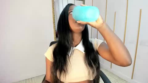 Snapshot of nayariskaya chatting on 09-15-25, 02:28 Nayaris 3 online show from 09-15-25, 02:28