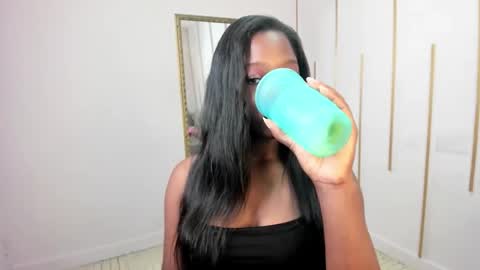 Snapshot of nayariskaya chatting on 10-18-25, 04:19 Nayaris 3 online show from 10-18-25, 04:19