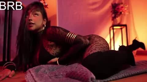 Nefertari online show from 10-27-25, 11:25