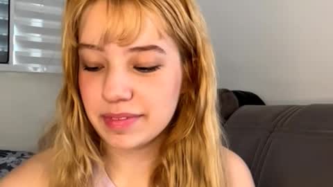 Snapshot of necoleangelou chatting on 02-26-26, 04:17 Emma online show from 02-26-26, 04:17