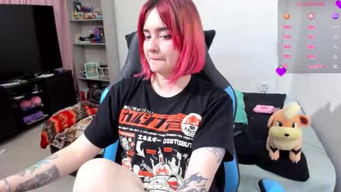 Snapshot of neeko_lol_ chatting on 09-30-25, 10:15 Geek Nicole im Neeko UwU online show from 09-30-25, 10:15