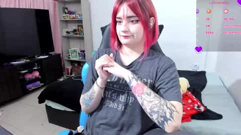 Snapshot of neeko_lol_ chatting on 10-02-25, 11:06 Geek Nicole im Neeko UwU online show from 10-02-25, 11:06