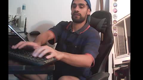 Nek y Ema online show from 12-17-25, 04:29