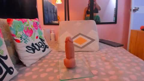 Snapshot of neferet_opal chatting on 02-25-26, 12:53 neferet_opal online show from 02-25-26, 12:53