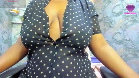 Snapshot of neffertiry_ebonny chatting on 11-16-25, 05:02 Nefer online show from 11-16-25, 05:02