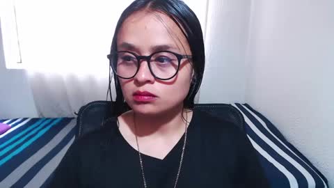 Snapshot of negrita_25 chatting on 09-25-25, 04:00 Zoe online show from 09-25-25, 04:00